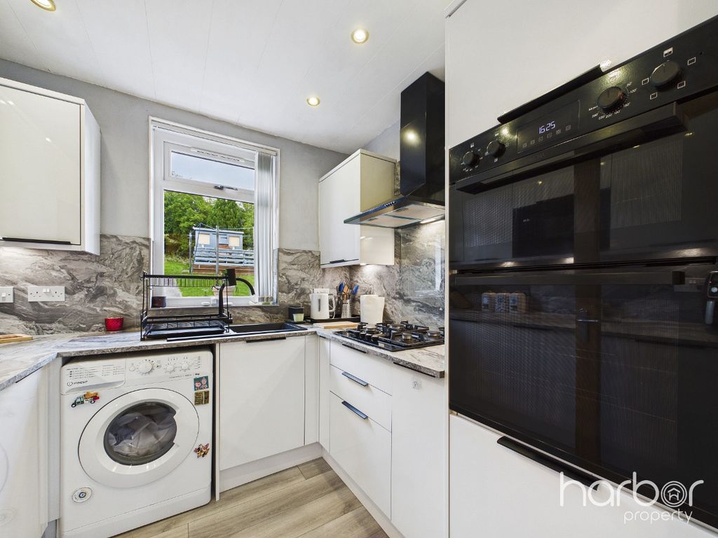 Property photo 3 of 12 5531835