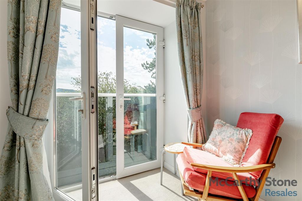 Property photo 3 of 25 8659918-Interior11.Jpg