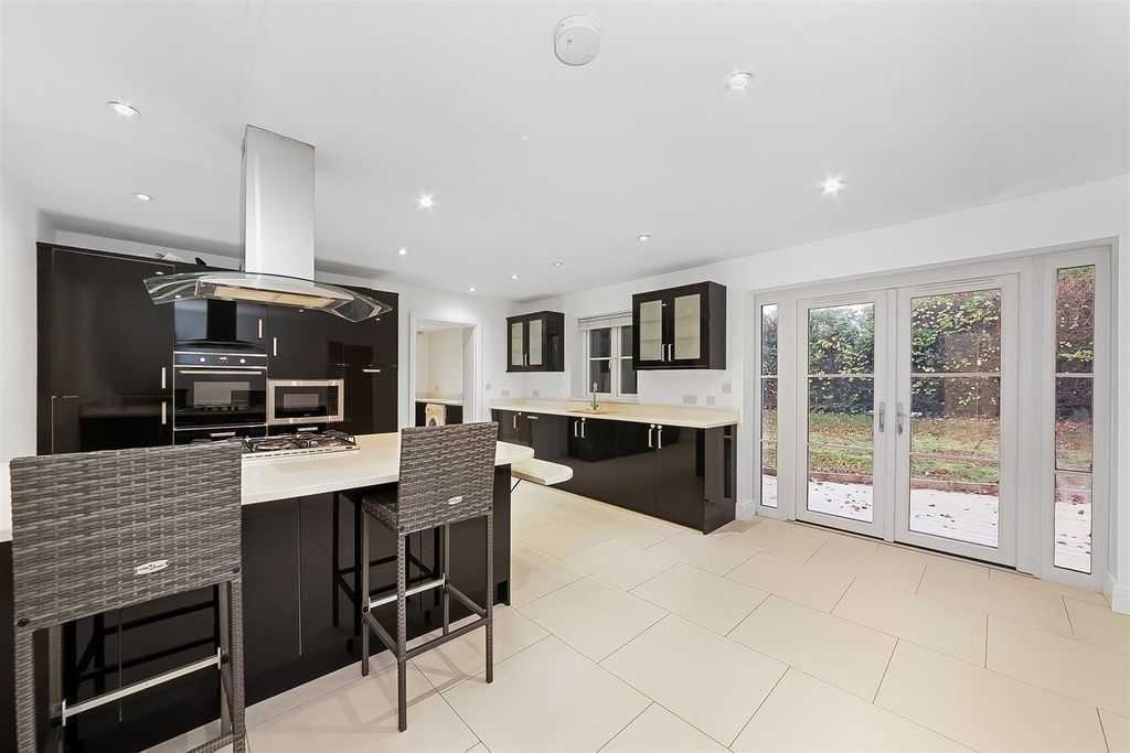 Property photo 2 of 15 Kitchen