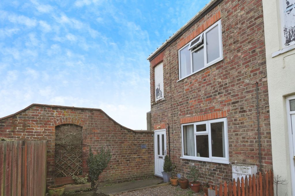 Property photo 1 of 12 3879662