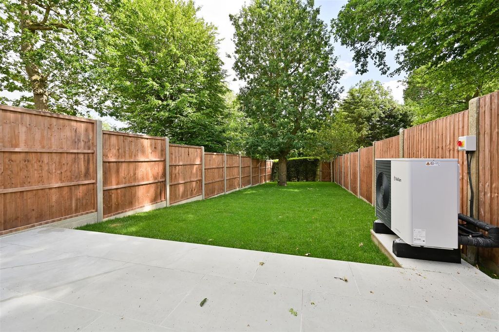 Property photo 3 of 12 1 Wells Close-21.Jpg