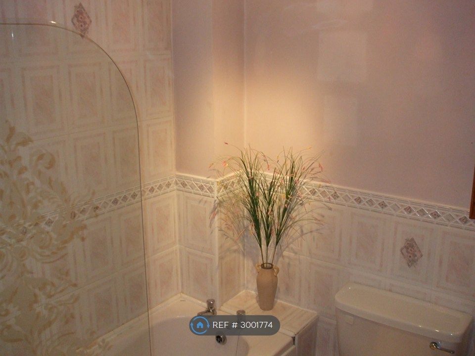 Property photo 3 of 6 Bathroom