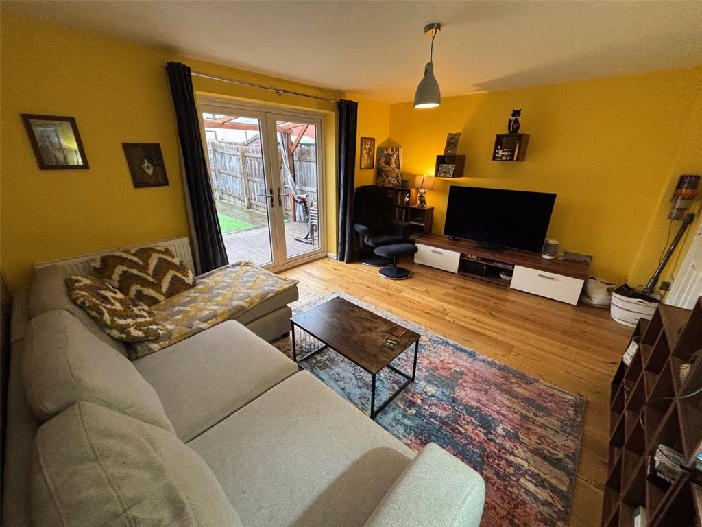 Property photo 2 of 18 Picture No. 17