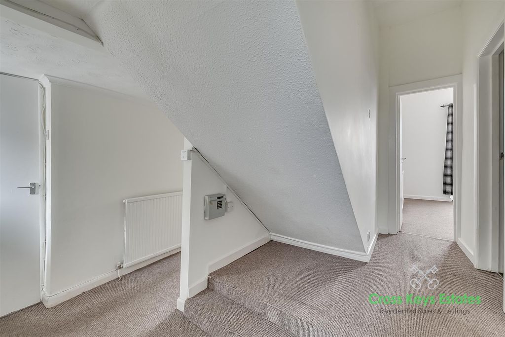 Property photo 2 of 14 Entrance Hallway