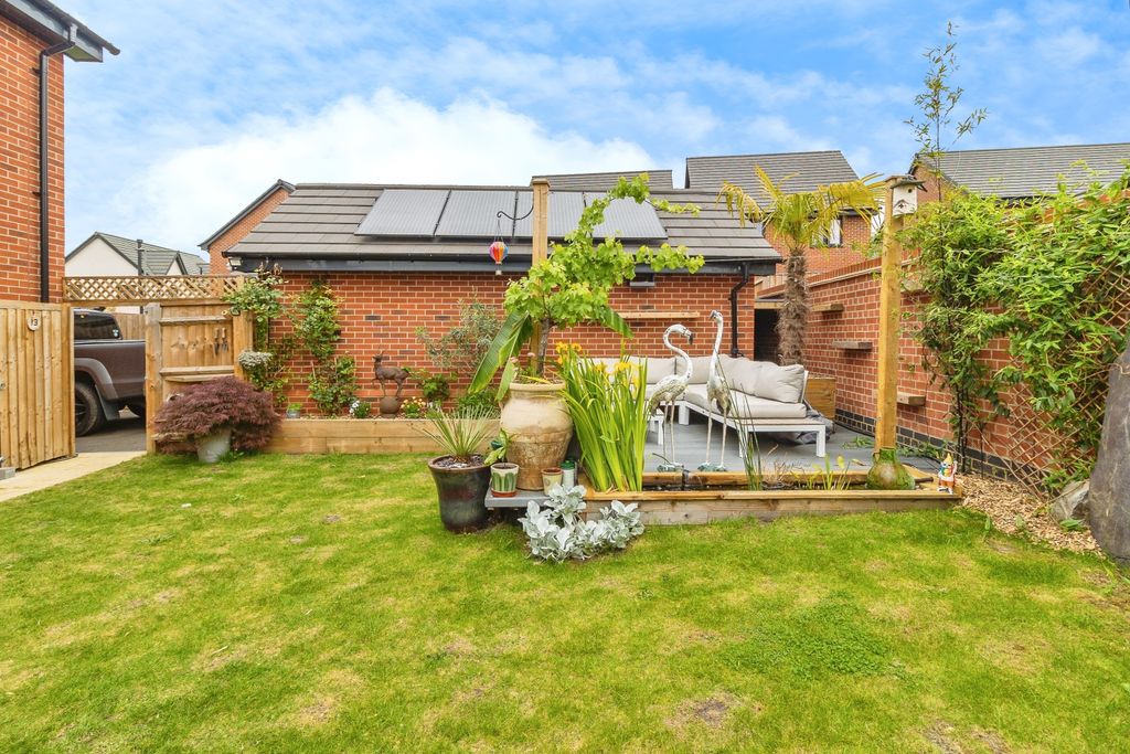 Property photo 3 of 18