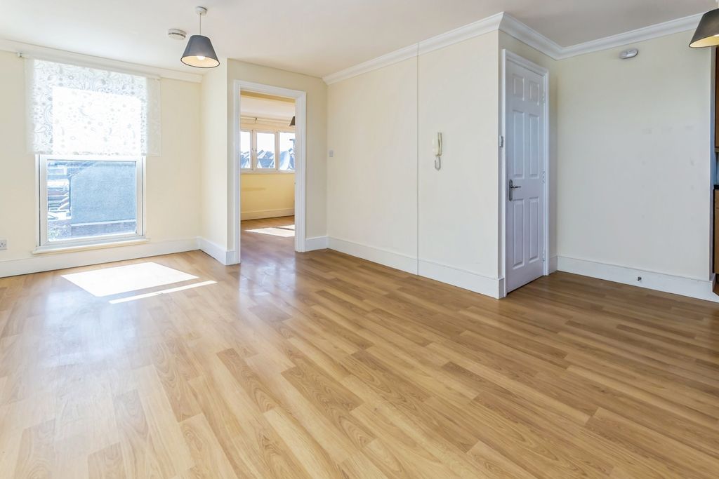 Property photo 2 of 13 Pbox-Img.Jpg