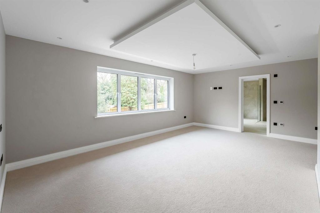 Additional image 47 of 4 bed detached house for saleCross Lanes, Guildford GU1