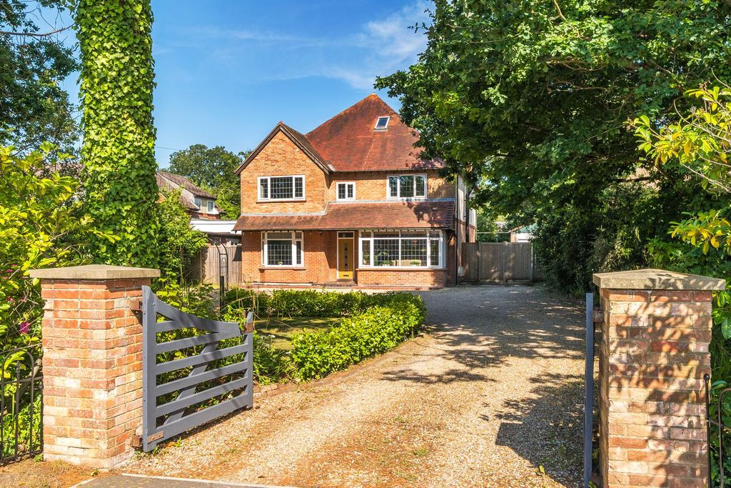 Property photo 1 of 21