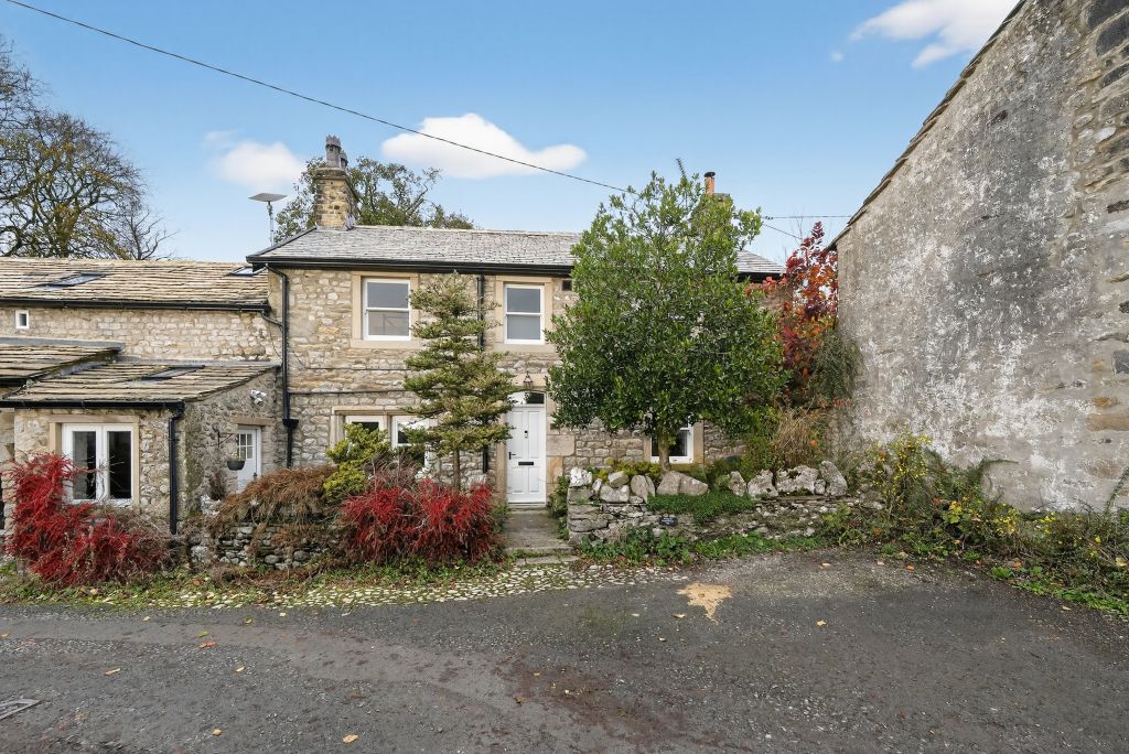 Property photo 3 of 57