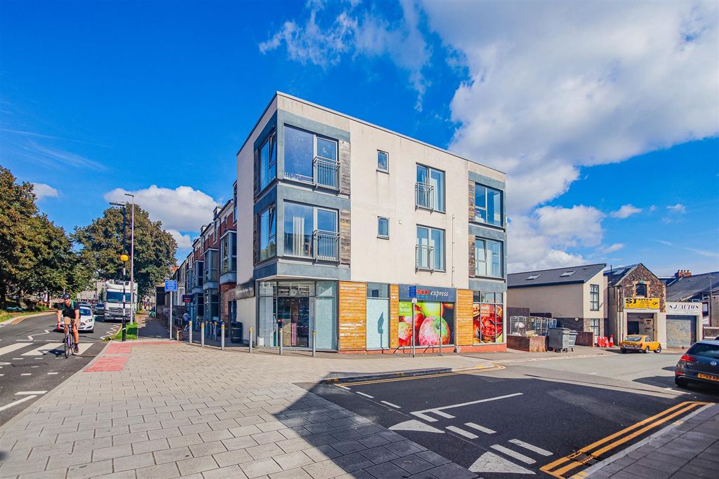 Property photo 1 of 8 Img-2.Jpg