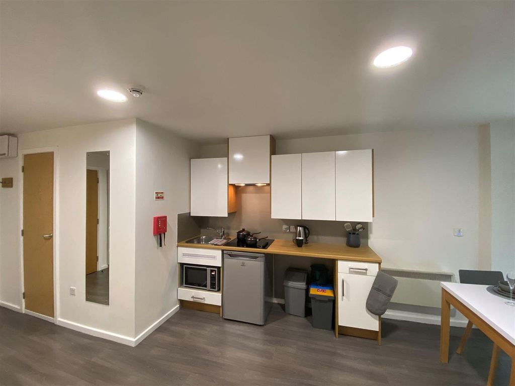 Property photo 1 of 30