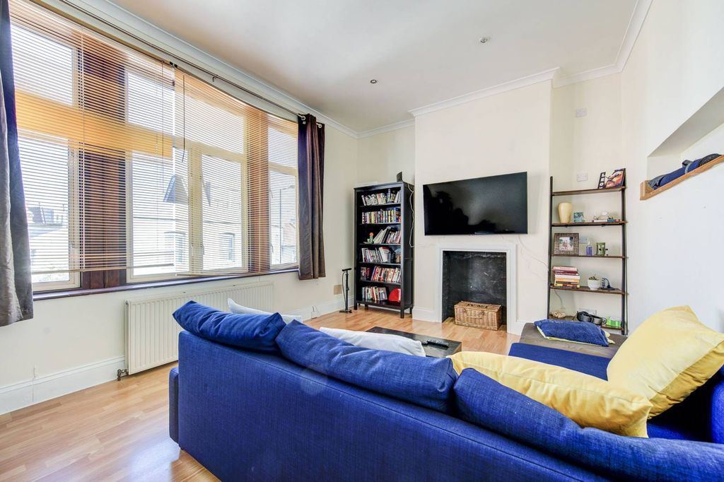 Property photo 1 of 10