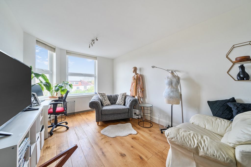 Property photo 1 of 9 Reception