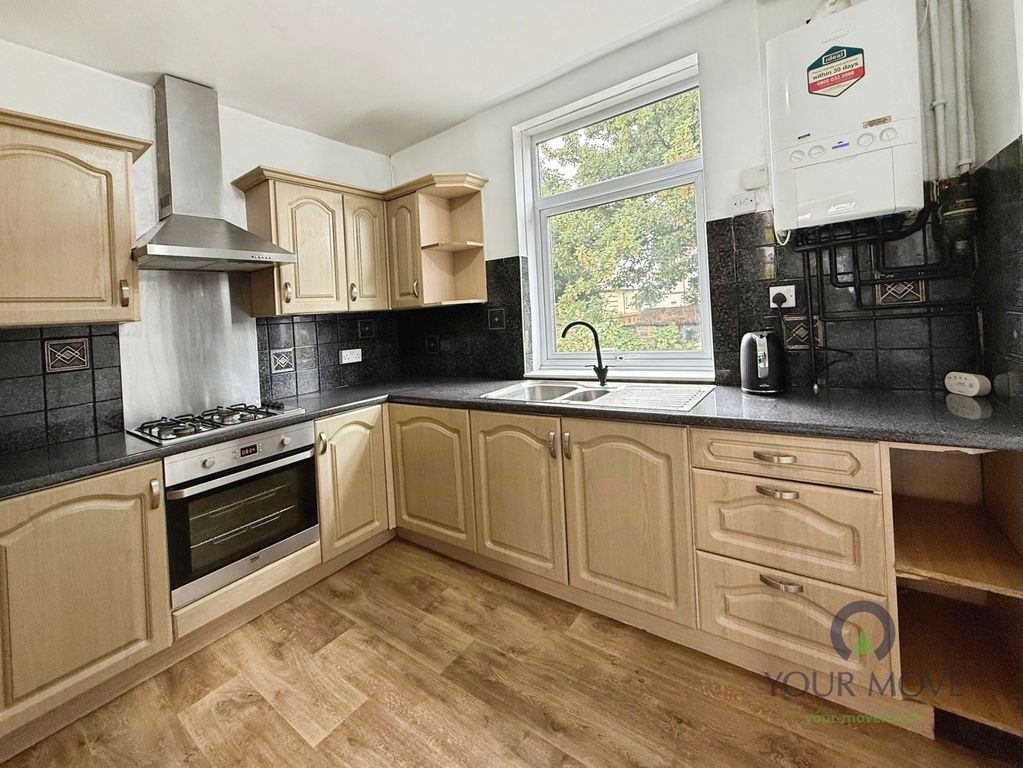 Property photo 3 of 9 Kitchen
