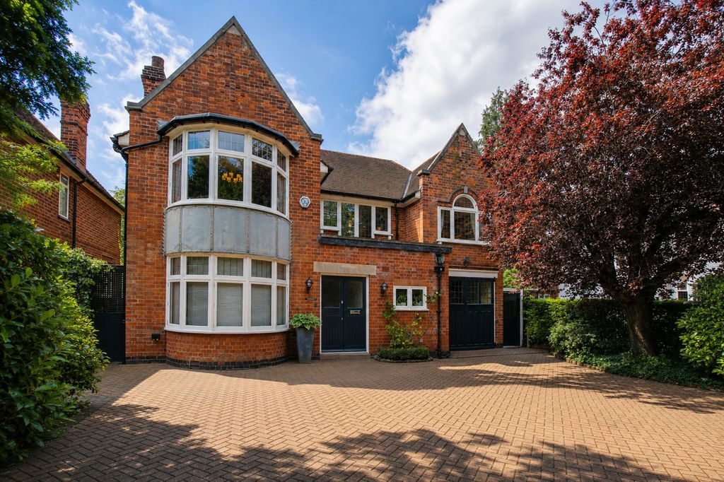 Property photo 1 of 64