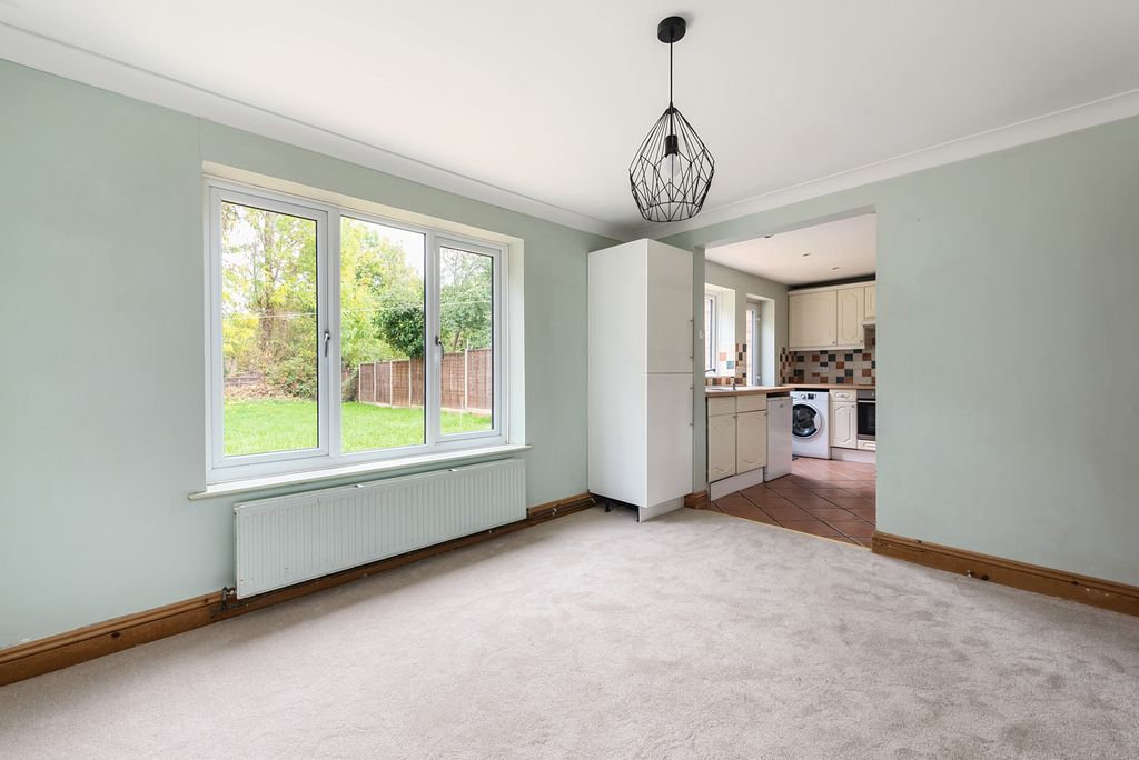 Property photo 3 of 17 9 Winchester Way (5)