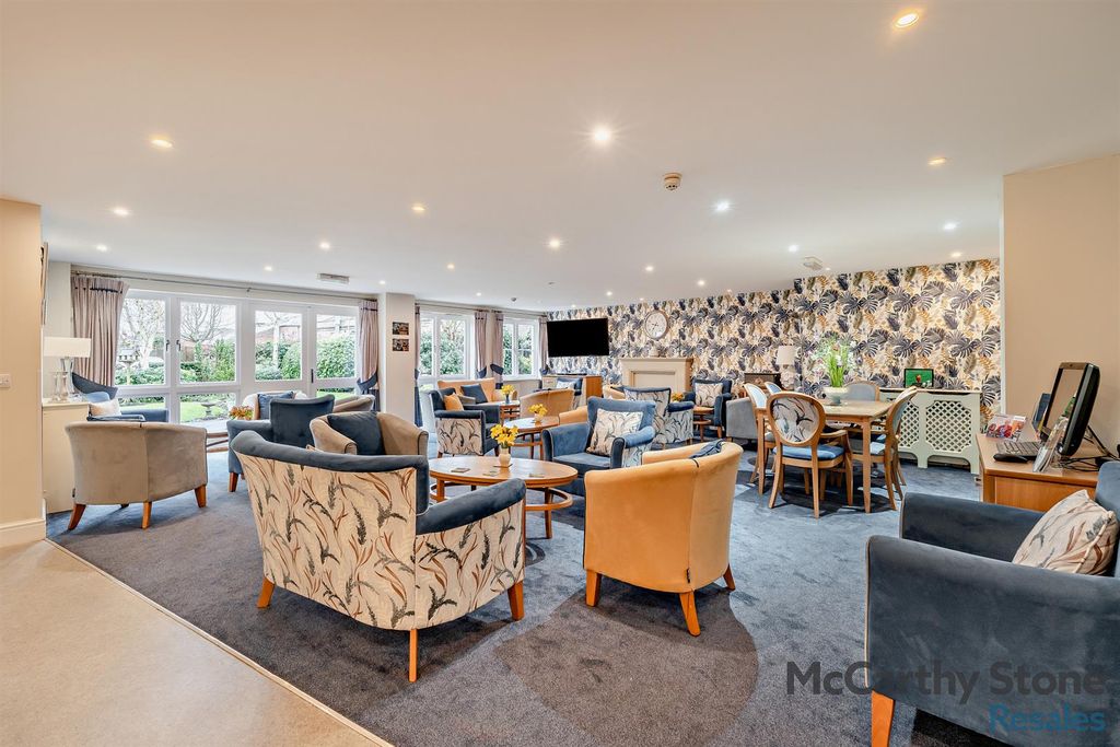 Property photo 3 of 11 Homeowners Lounge