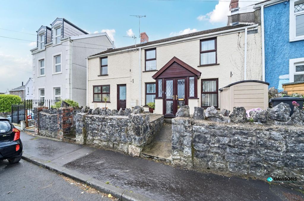 Property photo 1 of 35 De5Fc3Fa-097d-4E28-B671-9F20627F08A9.Jpg