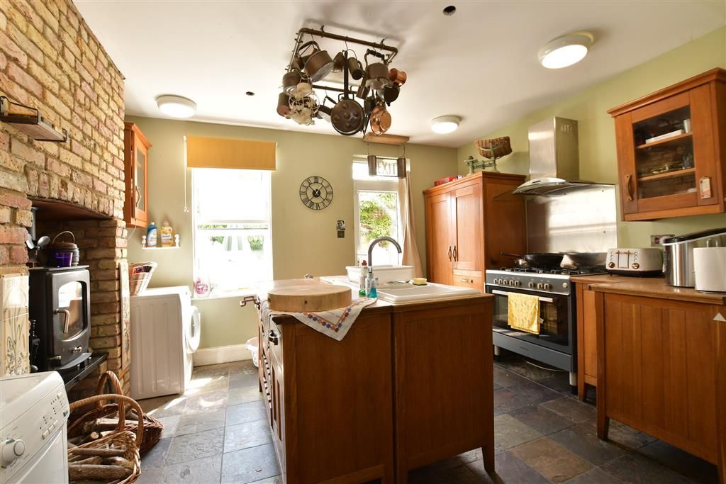Property photo 3 of 13 Kitchen