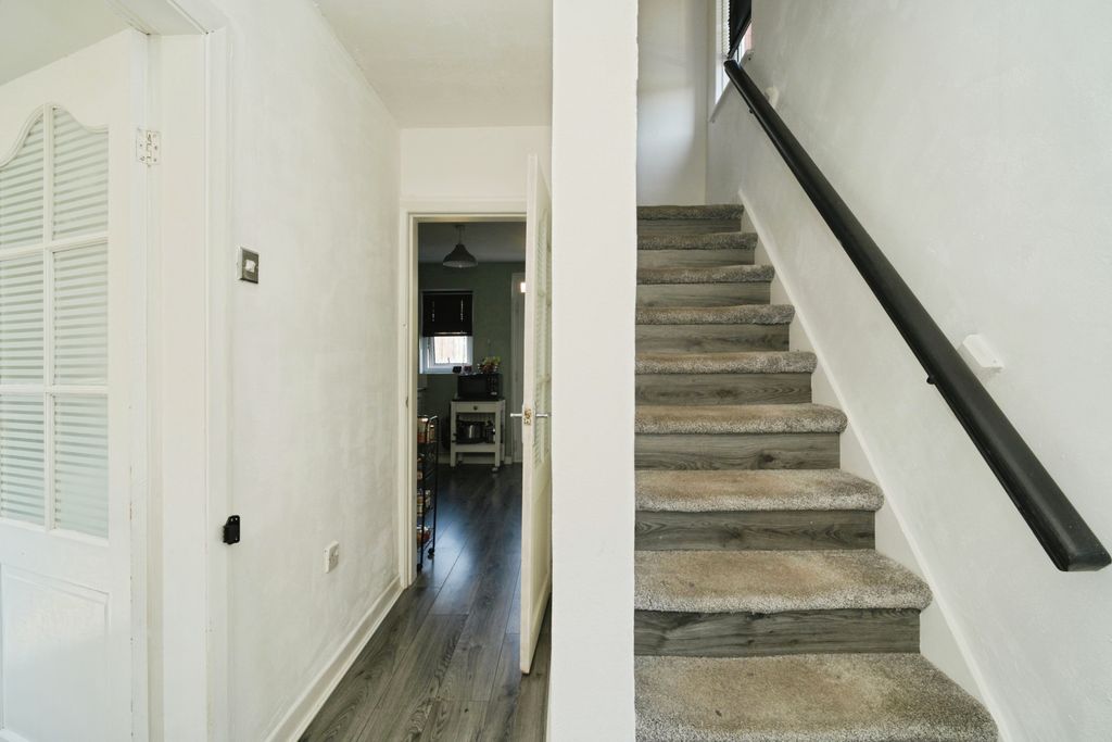 Property photo 2 of 28 Photo #2