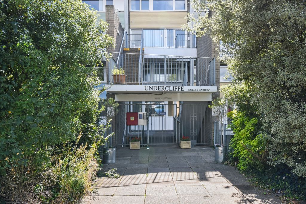 Property photo 2 of 7