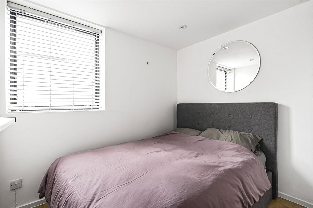 Property photo 3 of 20 Bedroom