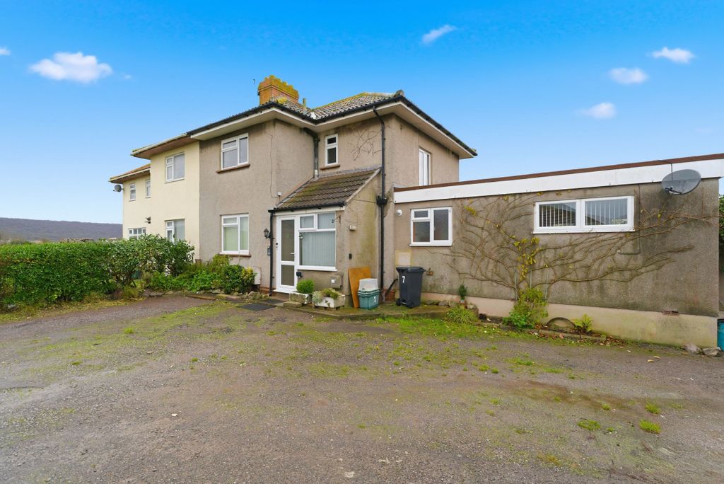 Property photo 2 of 43