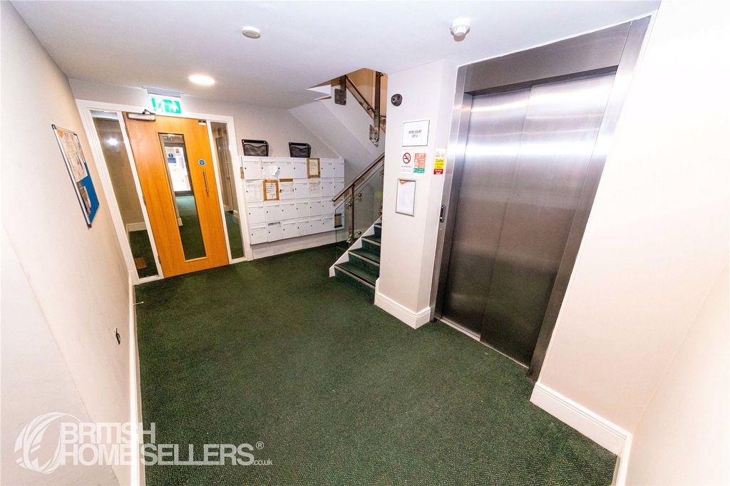 Property photo 2 of 19 Picture No. 18