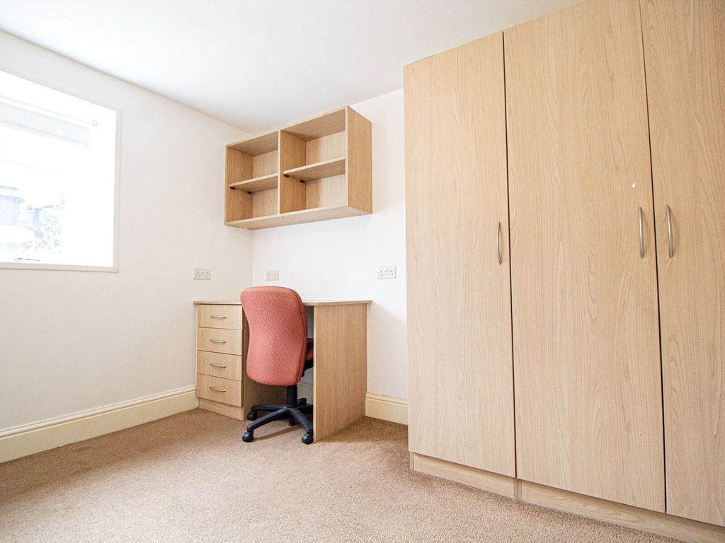 Property photo 3 of 6