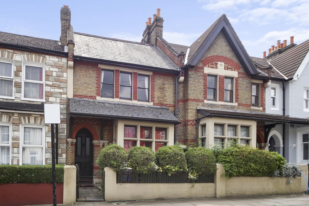 Property photo 1 of 11 10