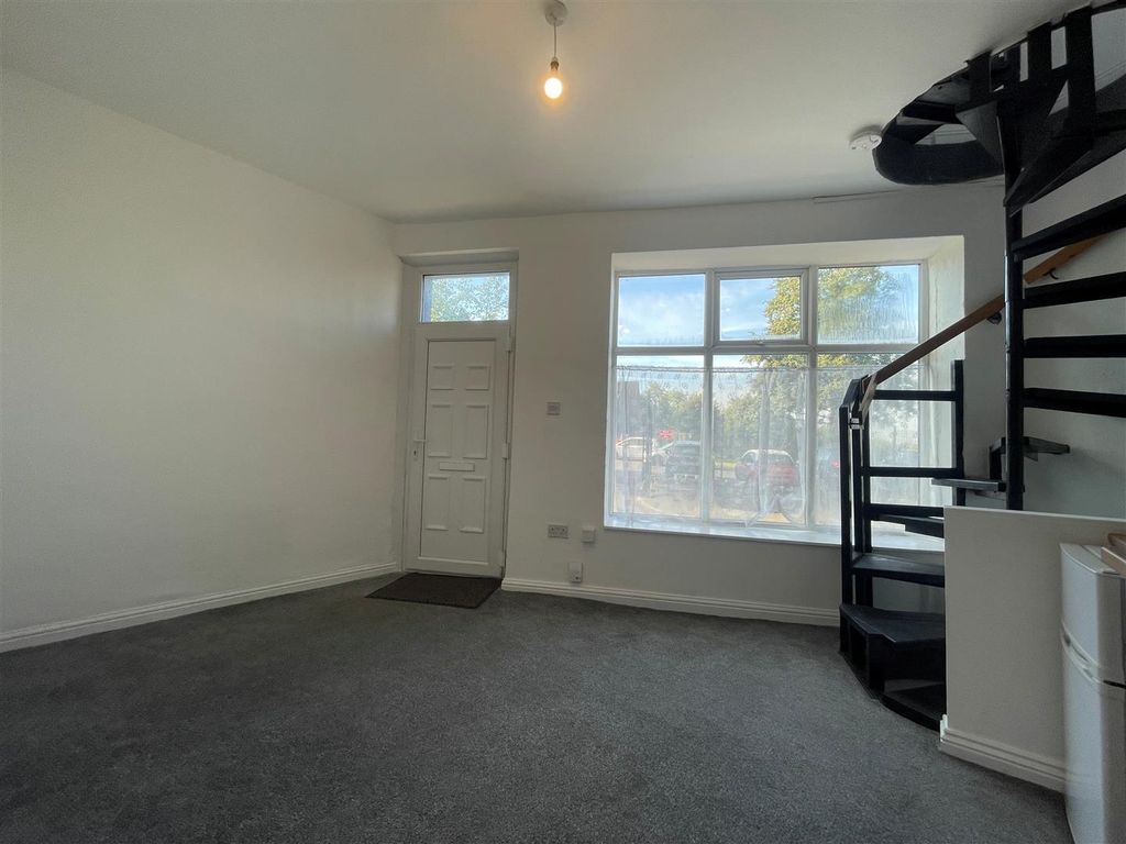 Property photo 1 of 9 2A Cobden 3.Jpg