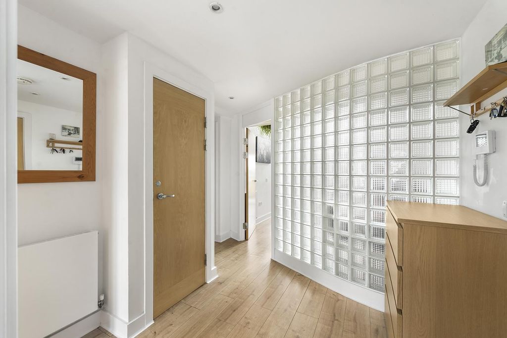 Property photo 2 of 12 11Lindel02.Jpg