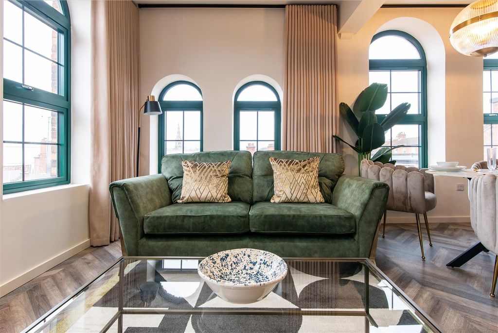 Property photo 3 of 9 Victoria St-16.Jpg