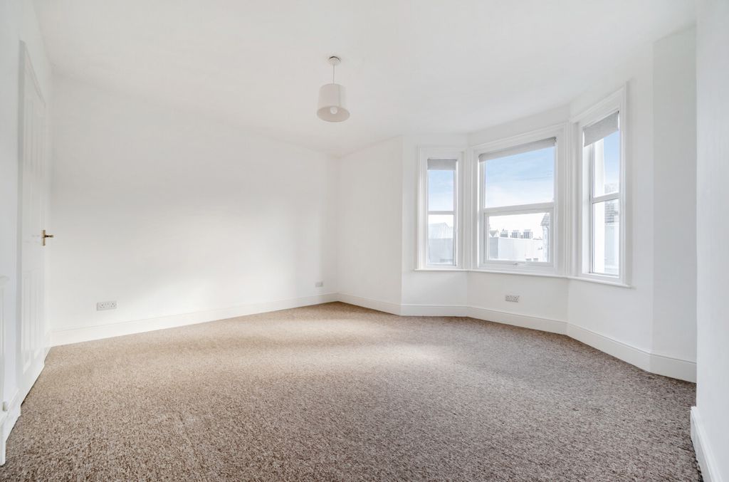 Property photo 2 of 15 1538396-5-1A15Eb6...