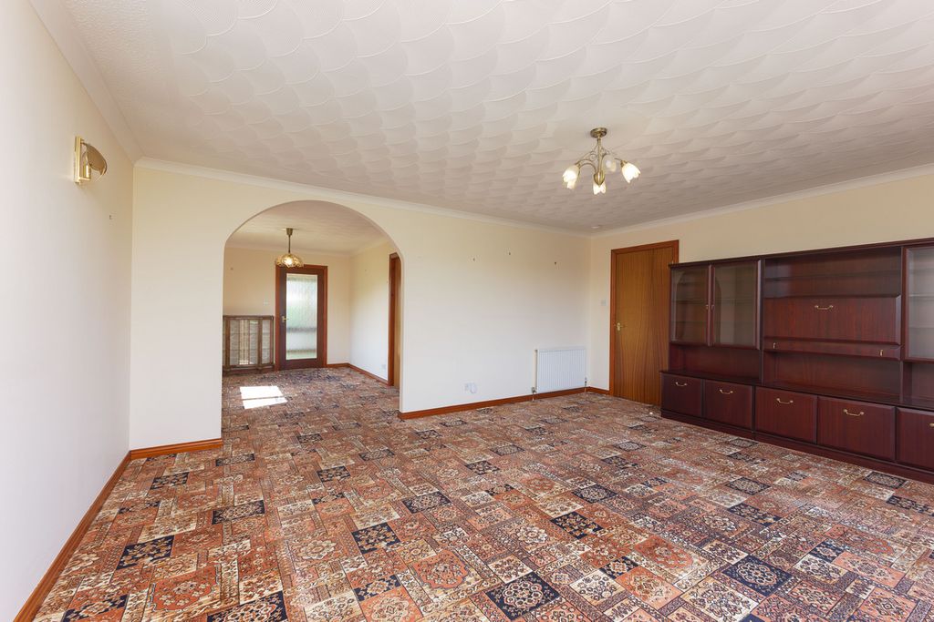 Property photo 3 of 21