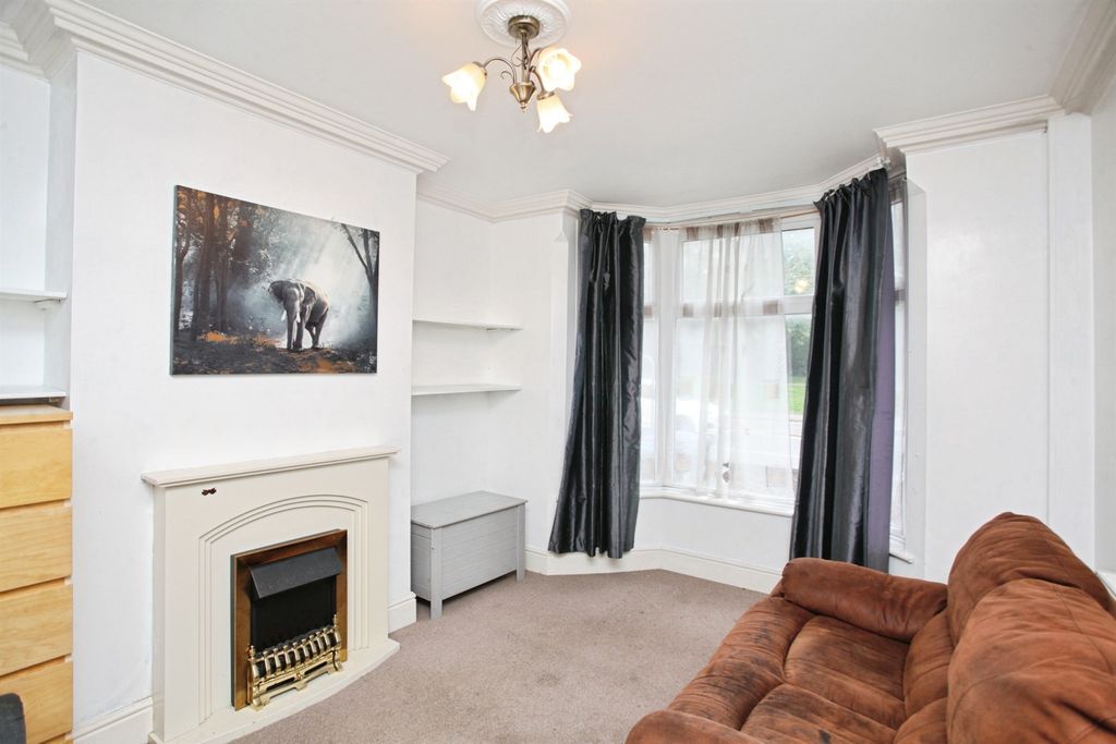 Property photo 3 of 19
