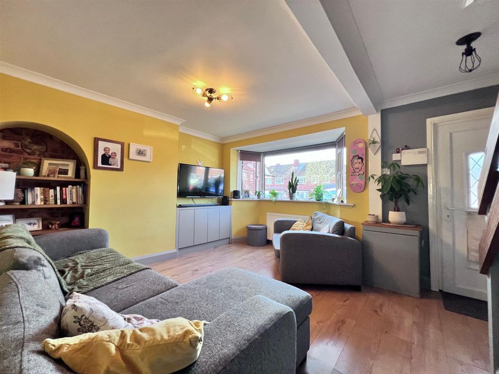 Property photo 2 of 17 Rec.Jpg