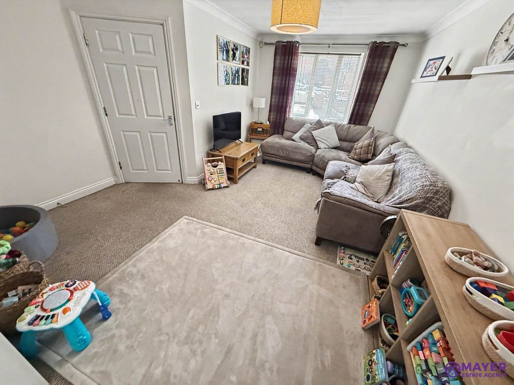 Property photo 2 of 14