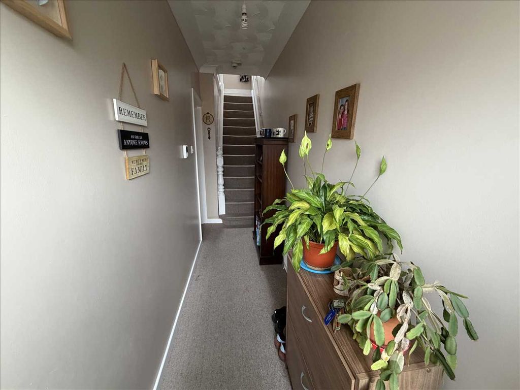 Property photo 3 of 16 Reception Hall :