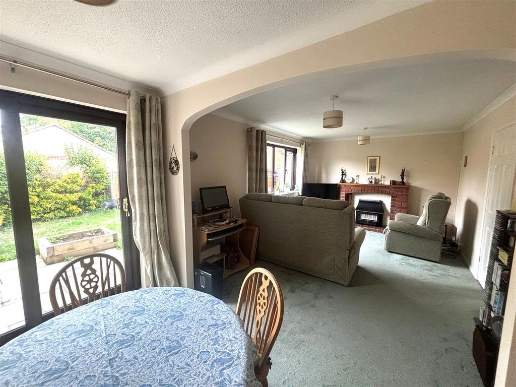 Property photo 3 of 16 Dining Room