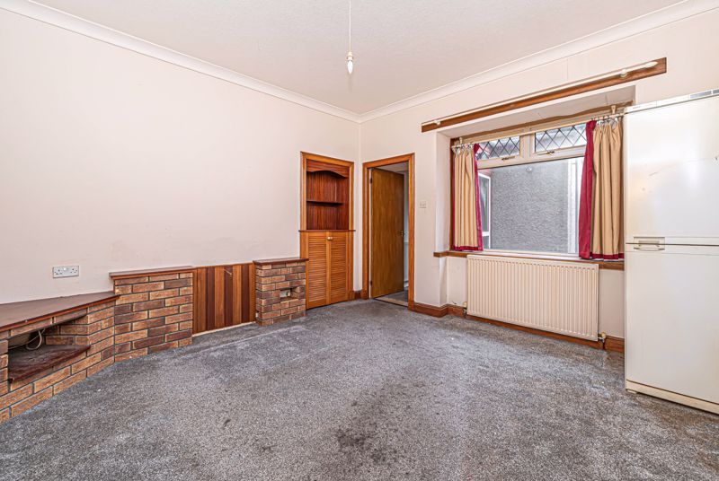 Property photo 3 of 14 Lounge