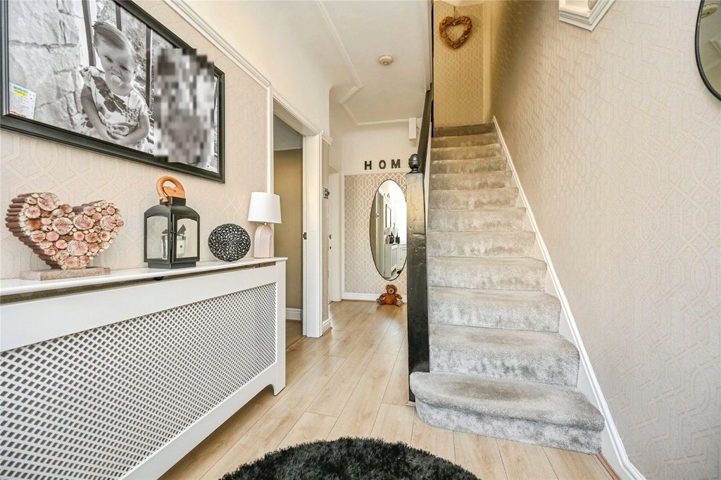 Property photo 2 of 21 Picture No. 01