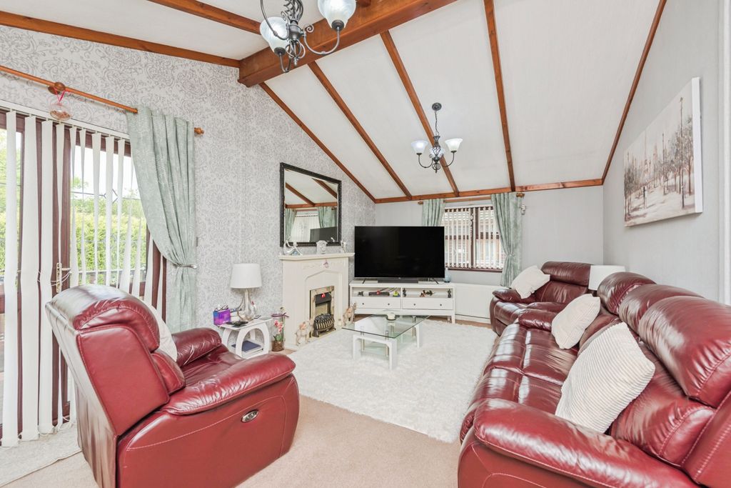 Property photo 3 of 15 Living Room