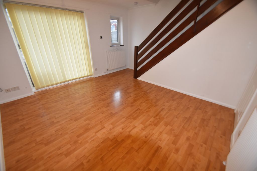 Property photo 3 of 9 Photo 03