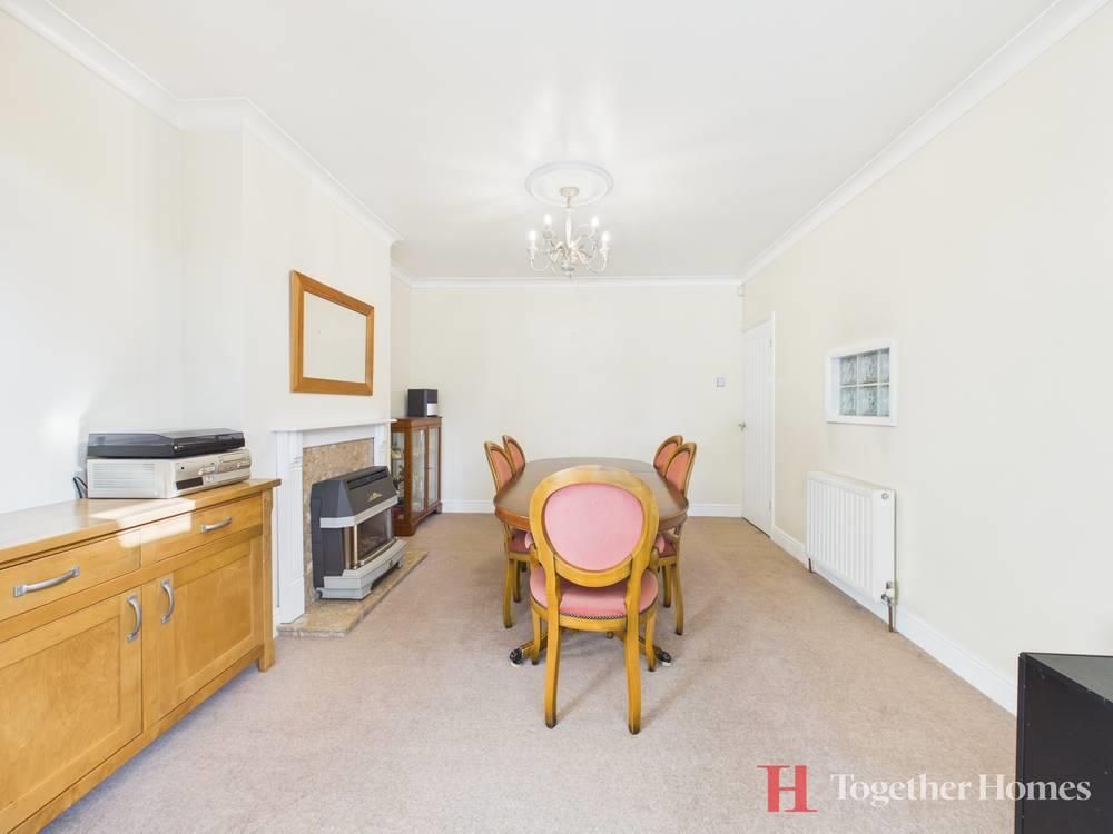 Additional image 6 of 4 bed semi-detached house for saleBlacksmiths Lane, Rainham RM13