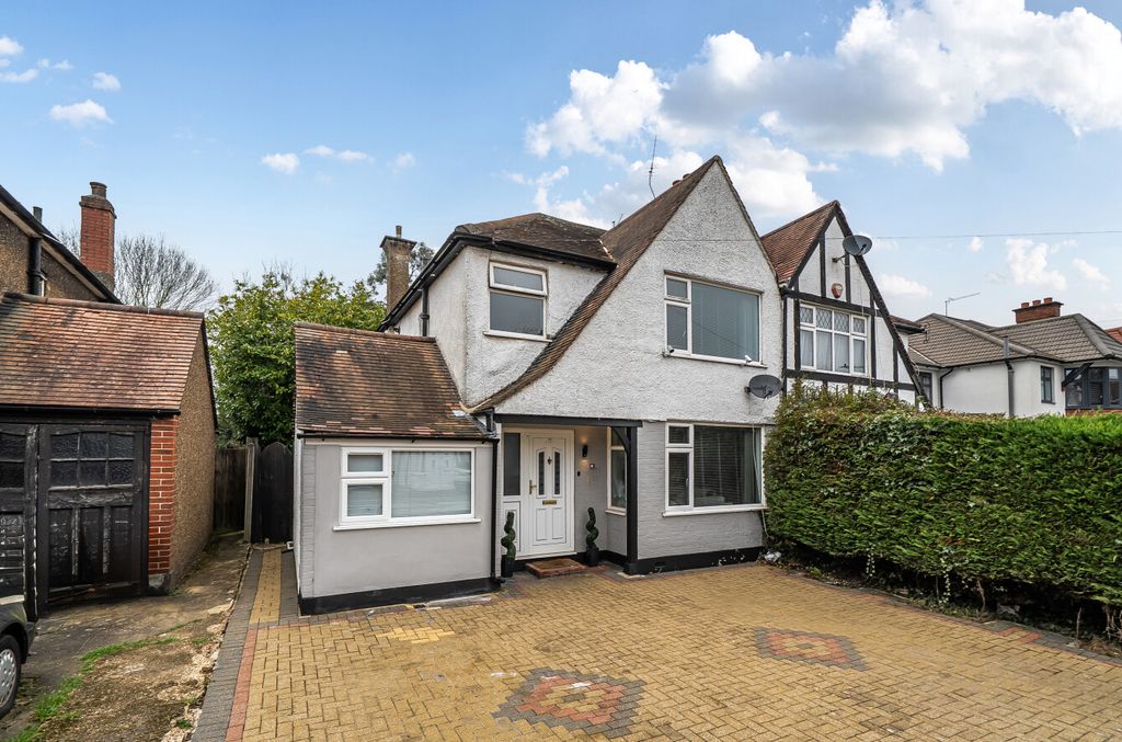 Property photo 1 of 20 1421903-20-69A821...