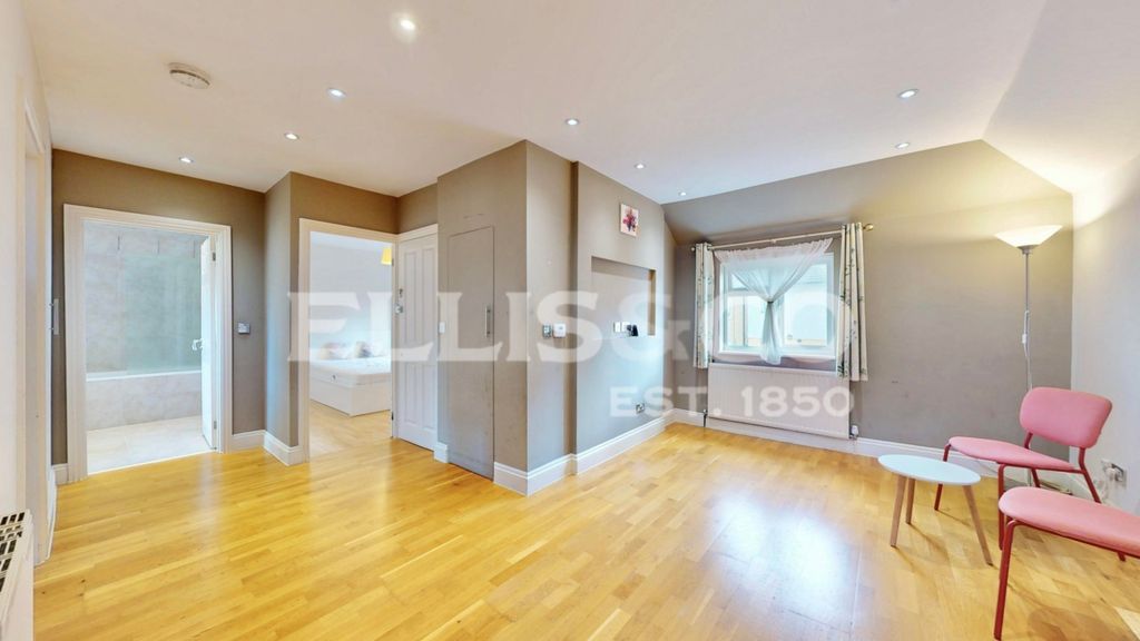 Property photo 2 of 14 Picture No. 13