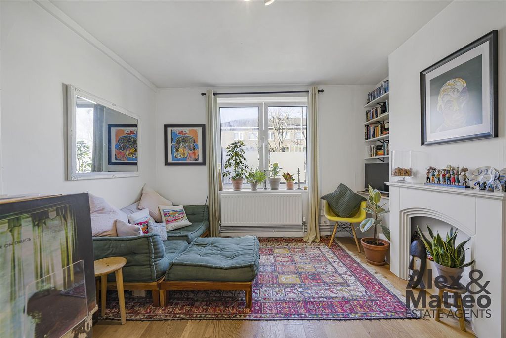 Property photo 3 of 14 Cranbourne House