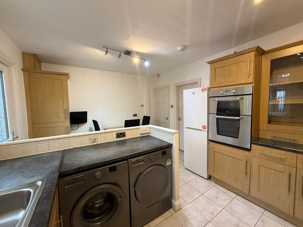 Property photo 2 of 10 Picture No. 15