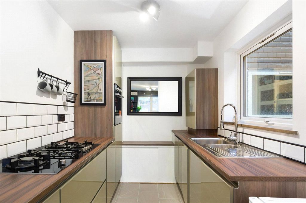 Property photo 2 of 14 Kitchen